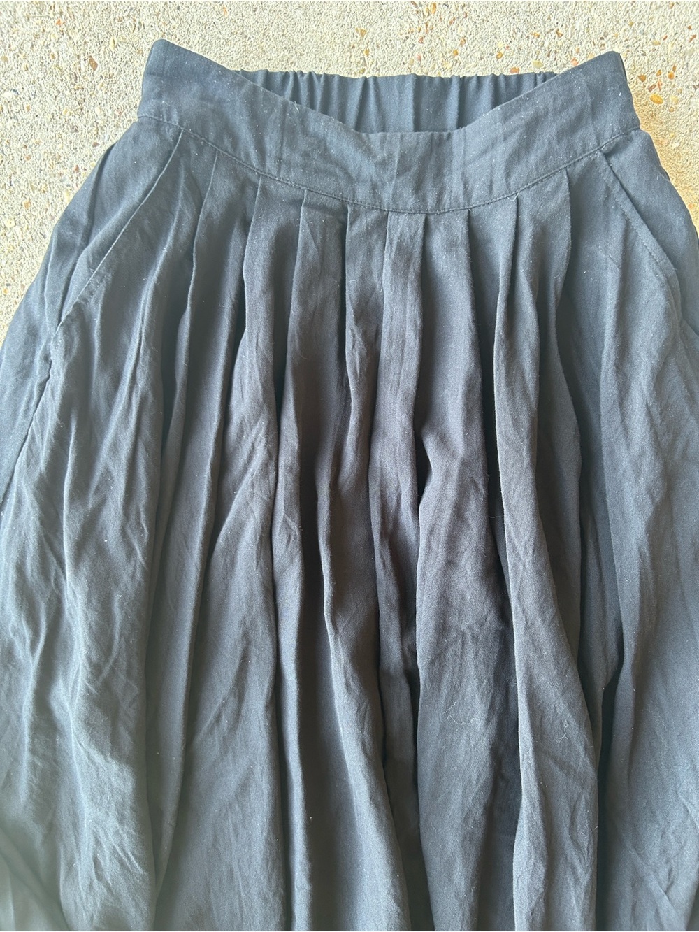 MABLE  Black Flowing Midi Skirt - Picture 12 of 13